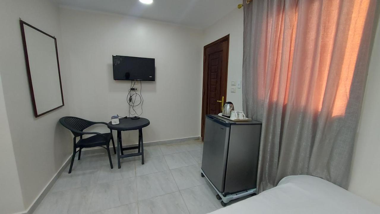 Kafret el-Gabal Ramses Guest House מראה חיצוני תמונה